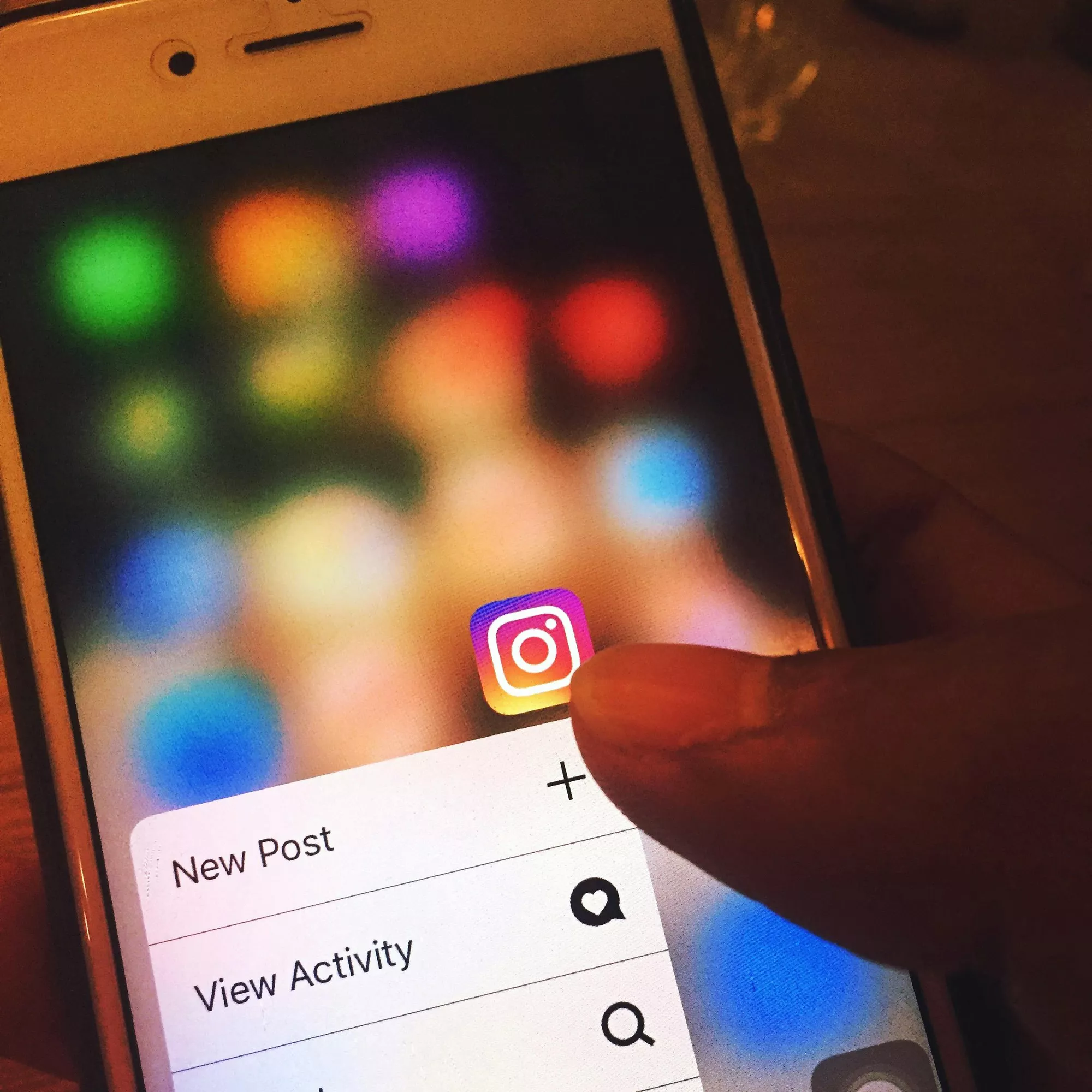 Personal pressing on the Instragram app to shop