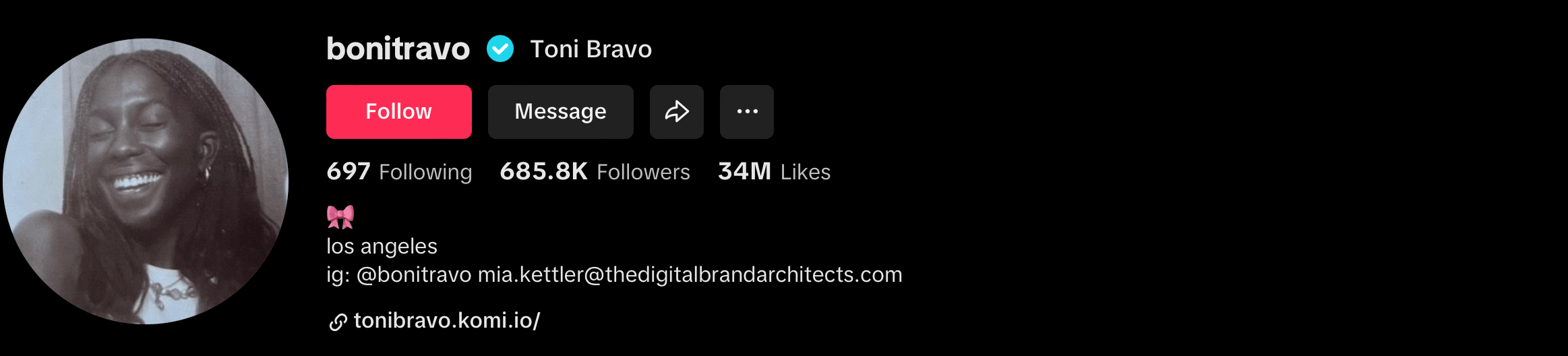 Makeup influencer Bonitravo (Tori Bravo)